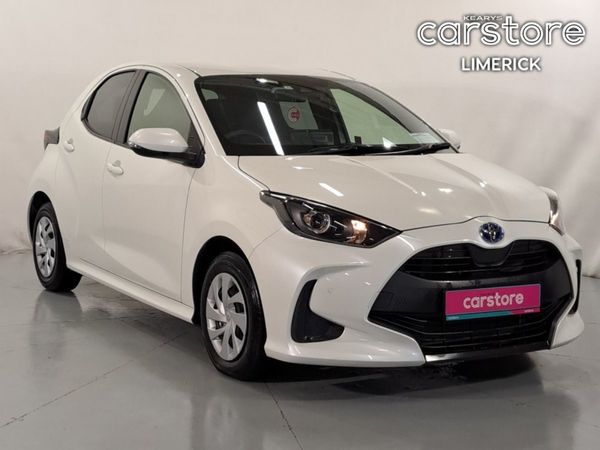 Toyota Yaris Hatchback, Petrol Hybrid, 2022, White
