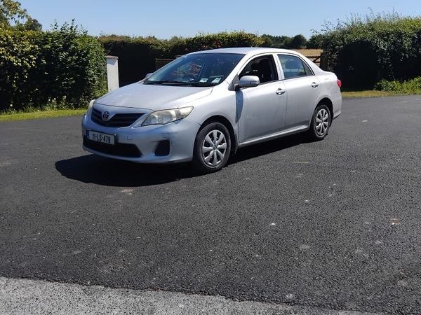 Toyota Corolla Saloon, Diesel, 2011, Silver