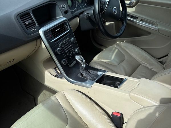 Volvo S60 Saloon, Diesel, 2013, Black