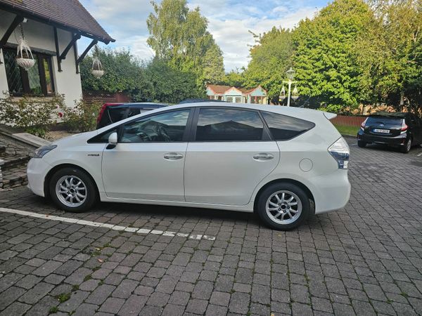 Toyota Prius MPV, Petrol Hybrid, 2013, White
