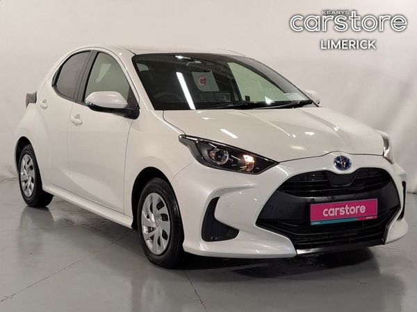 Toyota Yaris Hatchback, Petrol Hybrid, 2022, White