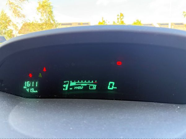 Toyota Yaris Hatchback, Petrol, 2006, Silver