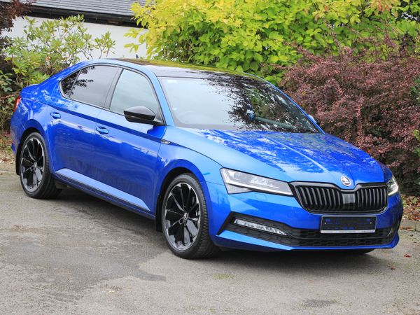 Skoda Superb Hatchback, Diesel, 2023, Blue