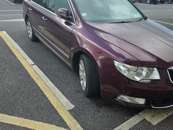 Skoda Superb Saloon, Diesel, 2011, Red