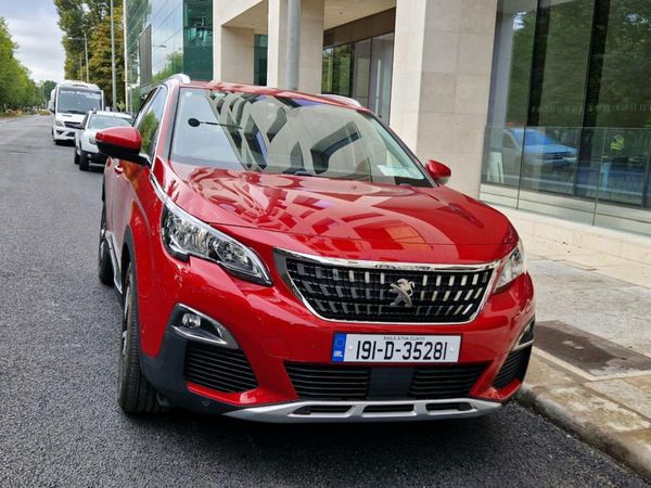 Peugeot 3008 MPV, Petrol, 2019, Red