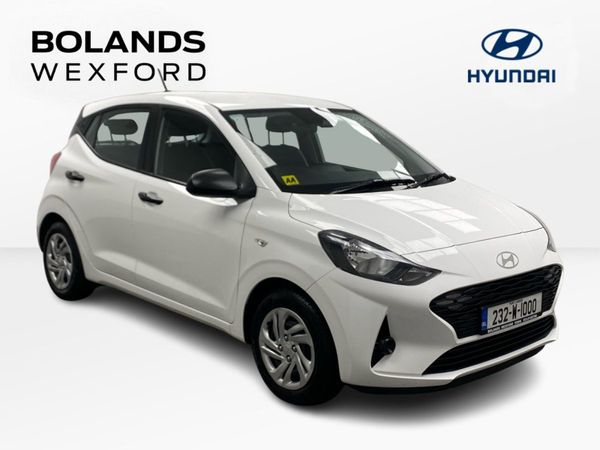 Hyundai i10 Hatchback, Petrol, 2023, White