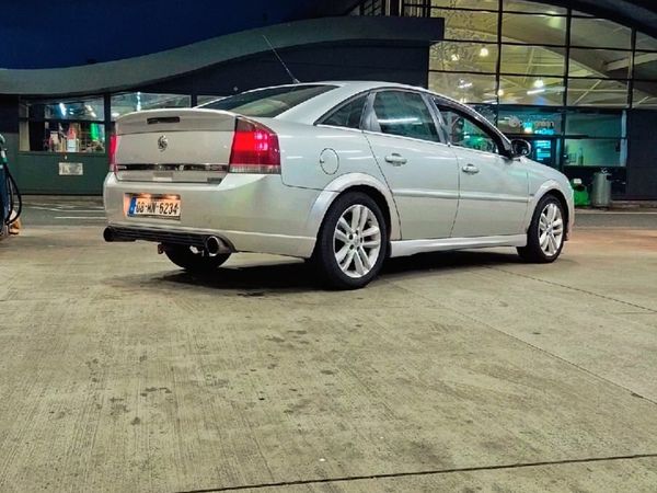 Toyota Corolla Saloon, Petrol, 2005, Silver