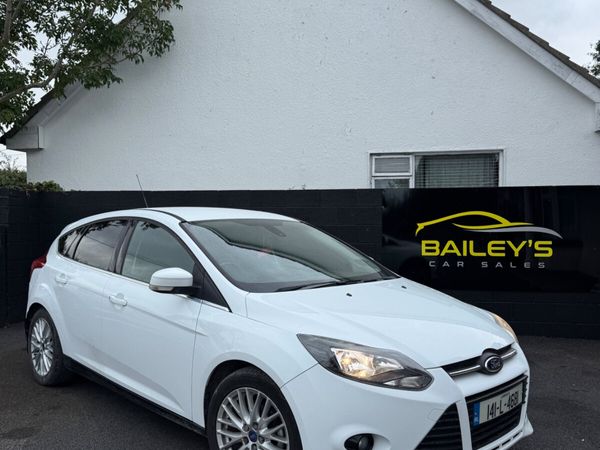 Ford Focus Hatchback, Petrol, 2014, White