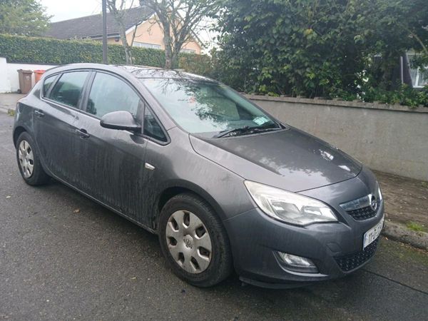 Opel Astra Hatchback, Diesel, 2011, Grey