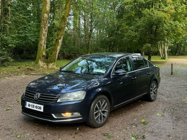 Volkswagen Passat Saloon, Diesel, 2012, Blue