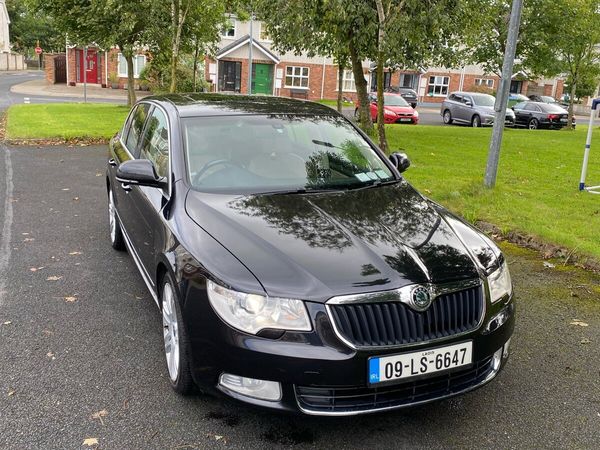 Skoda Superb Hatchback, Diesel, 2009, Black