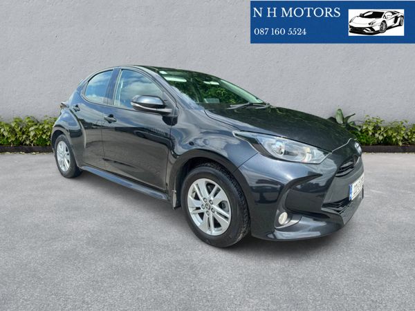 Toyota Yaris Hatchback, Petrol Hybrid, 2022, Black