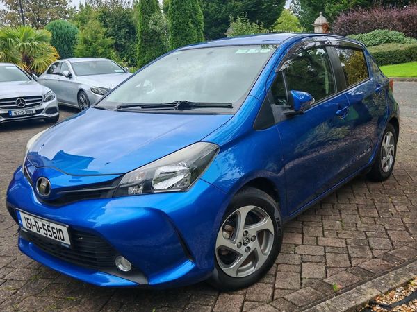 Toyota Vitz Hatchback, Petrol, 2015, Blue