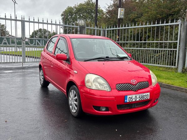 Toyota Yaris Hatchback, Petrol, 2005, Red
