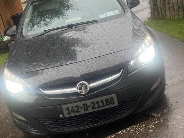 Vauxhall Astra Hatchback, Diesel, 2014, Black