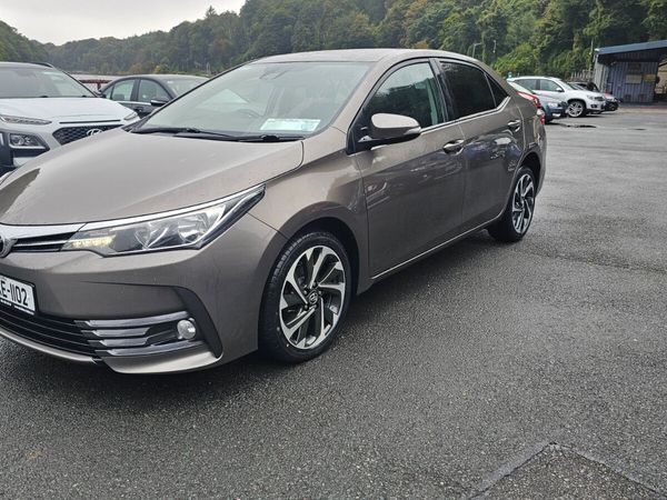 Toyota Corolla Saloon, Diesel, 2017, Grey