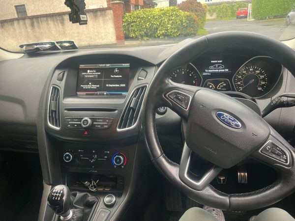 Ford Focus Hatchback, Diesel, 2015, Blue