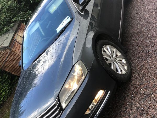 Volkswagen Passat Saloon, Diesel, 2012, Grey