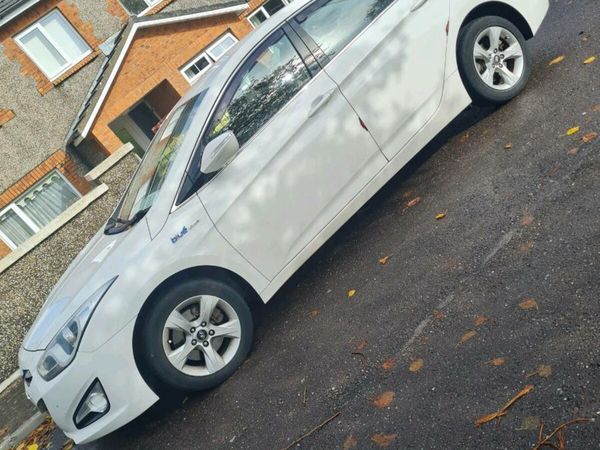 Hyundai i40 Saloon, Diesel, 2012, White