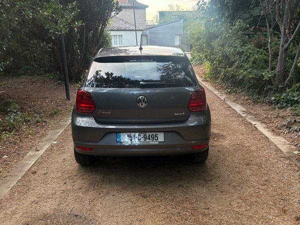 Volkswagen Polo Hatchback, Petrol, 2015, Grey