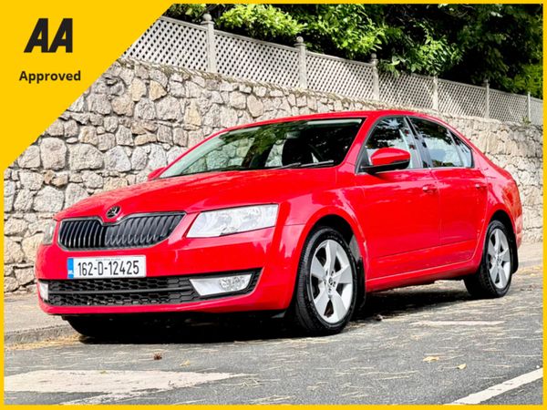 Skoda Octavia Saloon, Petrol, 2016, Red