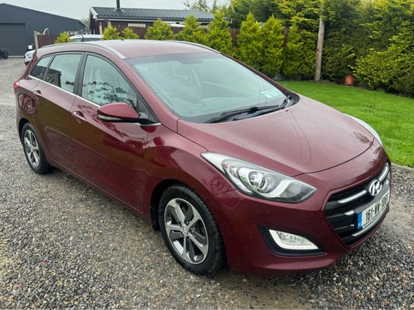 Hyundai i30 Estate/Jeep, Diesel, 2016, Red