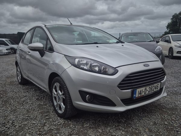 Ford Fiesta Hatchback, Petrol, 2014, Silver