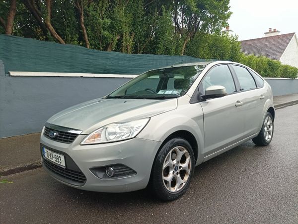 Ford Focus Hatchback, Diesel, 2010, Gold