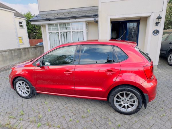 Volkswagen Polo Hatchback, Petrol, 2015, Red