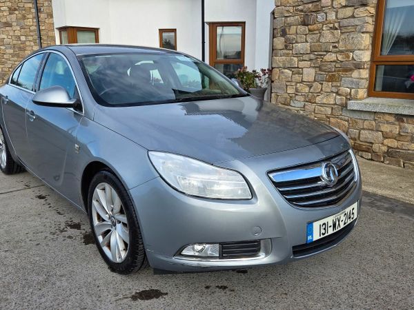 Vauxhall Insignia Hatchback, Diesel, 2013, Silver