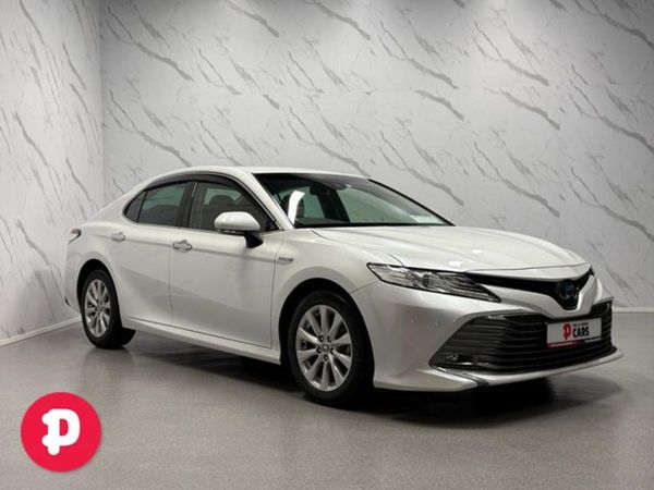Toyota Camry Saloon, Hybrid, 2019, White