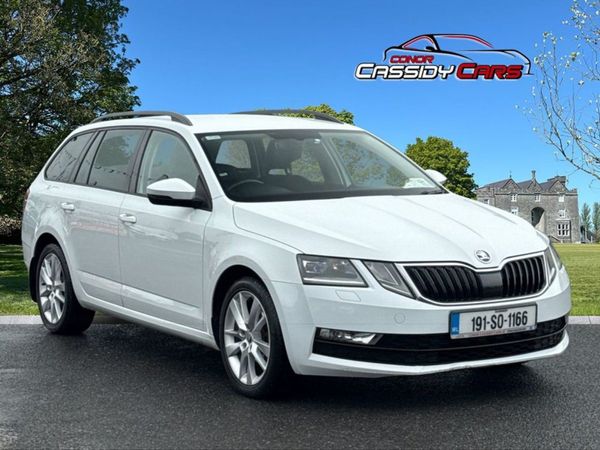 Skoda Octavia Estate, Diesel, 2019, White