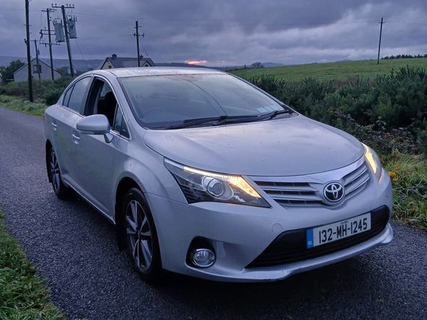 Toyota Avensis Saloon, Diesel, 2013, Silver