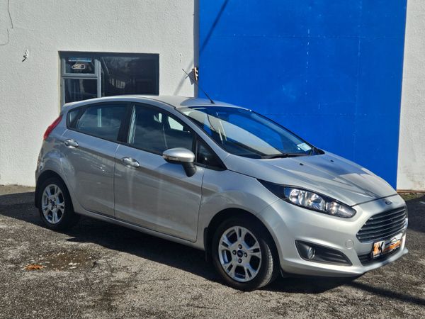 Ford Fiesta Hatchback, Petrol, 2016, Silver
