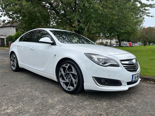 Vauxhall Insignia Hatchback, Diesel, 2016, White