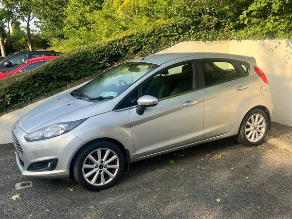 Ford Fiesta Hatchback, Petrol, 2016, Silver