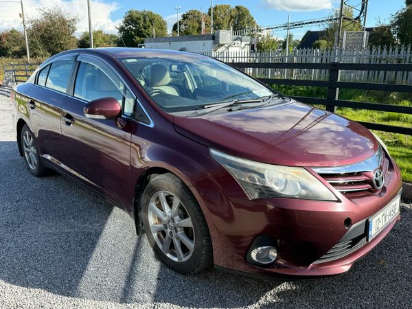 Toyota Avensis Saloon, Diesel, 2012, Red