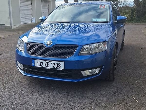 Skoda Octavia Hatchback, Diesel, 2013, Blue