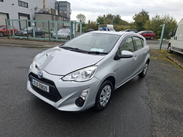 Toyota Aqua Hatchback, Petrol Hybrid, 2017, Silver