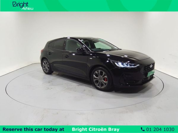 Ford Focus Hatchback, Petrol Hybrid, 2022, Black