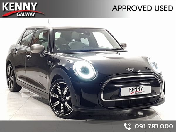 Mini Cooper Estate, Petrol, 2023, Black