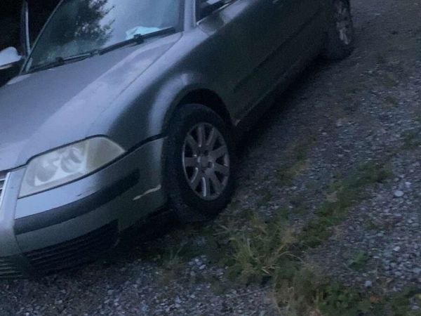 Volkswagen Passat Saloon, Diesel, 2005, Grey