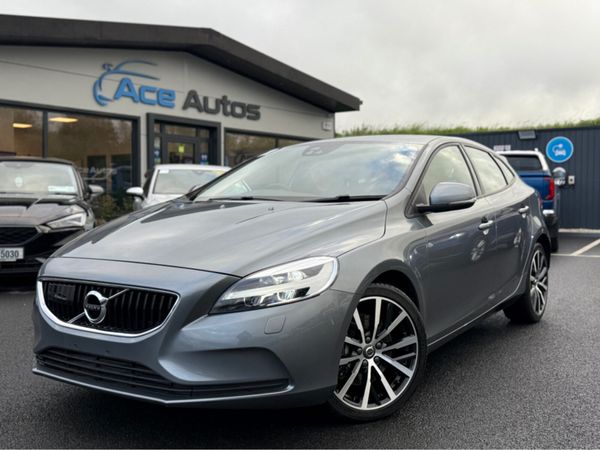 Volvo V40 Hatchback, Diesel, 2018, Grey