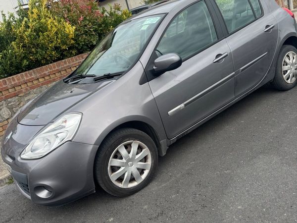 Renault Clio Hatchback, Petrol, 2013, Grey