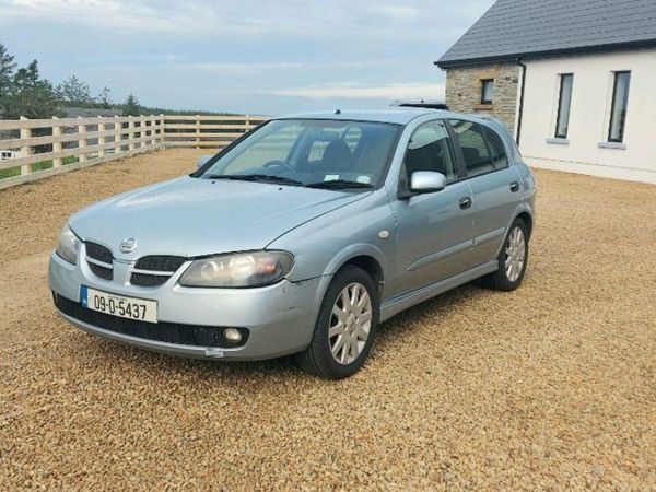 Nissan Almera Hatchback, Petrol, 2009, Blue