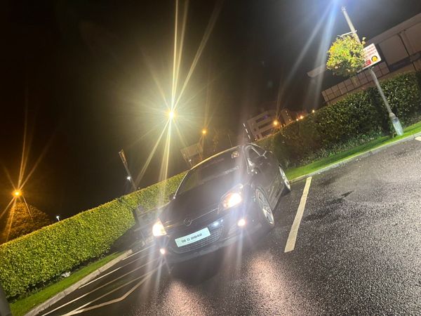 Opel Astra Hatchback, Petrol, 2008, Black