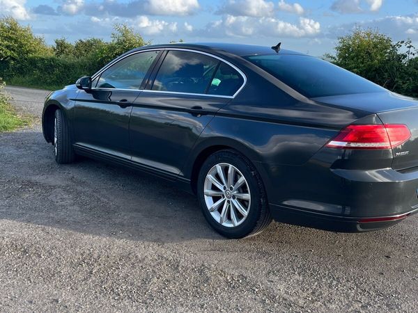 Volkswagen Passat Saloon, Diesel, 2018, Grey