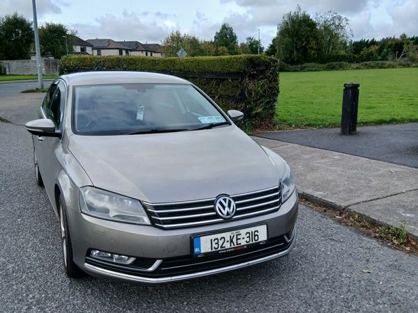 Volkswagen Passat Saloon, Diesel, 2013, Brown