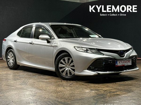 Toyota Camry Saloon, Petrol Hybrid, 2018, Silver