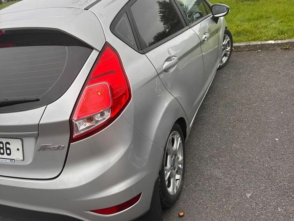 Ford Fiesta Hatchback, Diesel, 2017, Grey